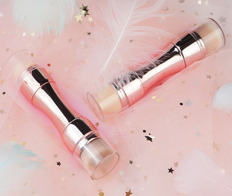 Brocha de Maquillaje 4 en 1 – Herramienta Multifuncional, Compacta y Elegante