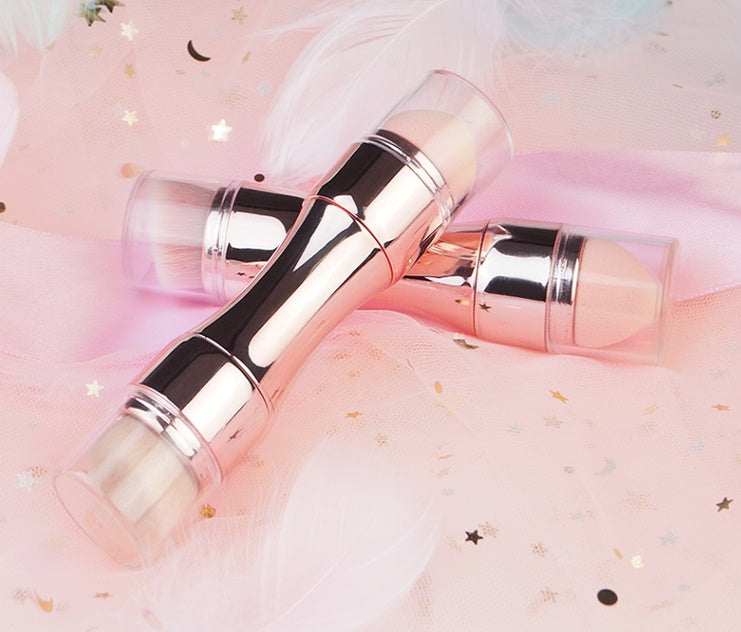 Brocha de Maquillaje 4 en 1 – Herramienta Multifuncional, Compacta y Elegante